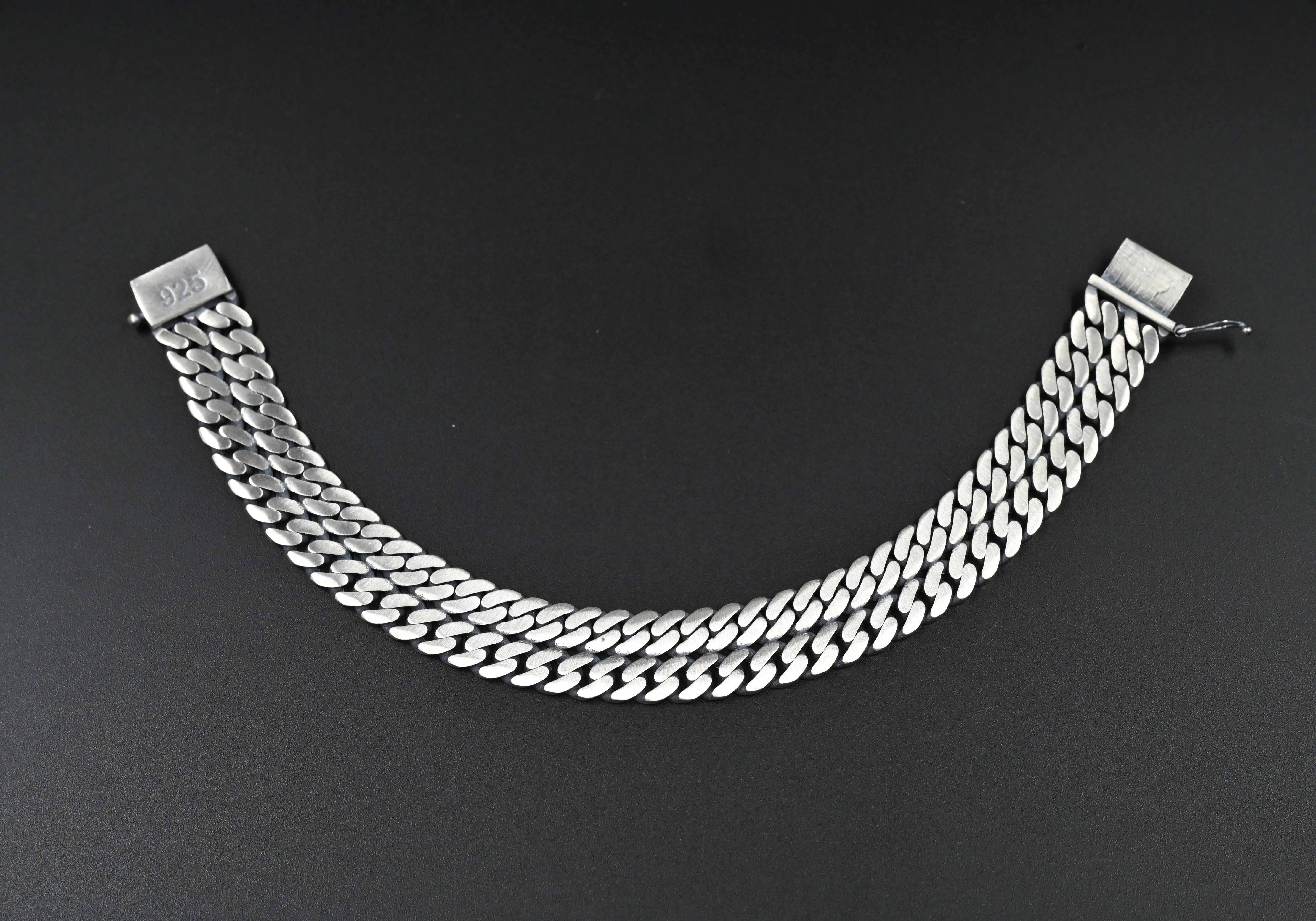 Magnum Bracelet crafted in 925 silver