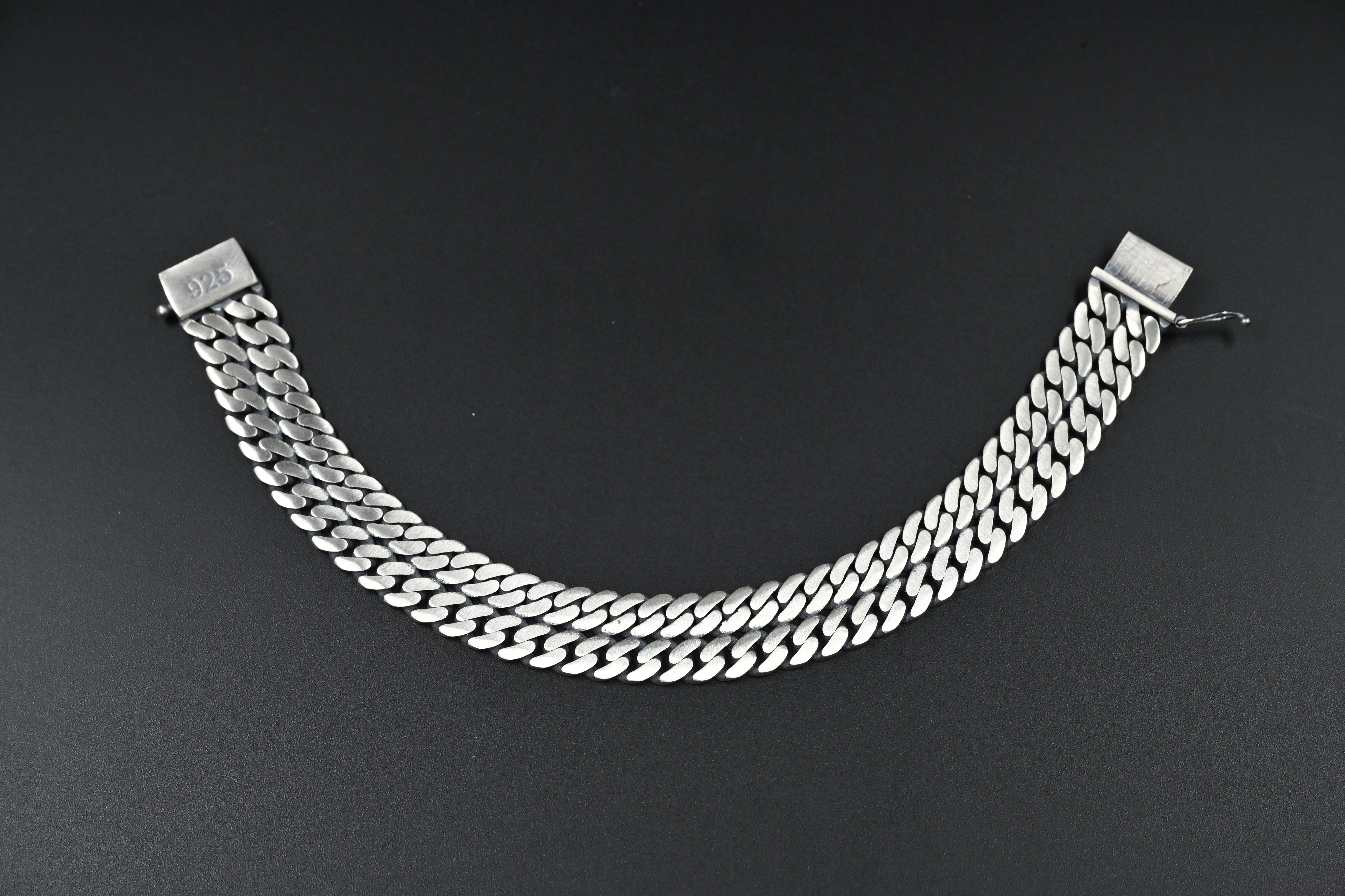 Magnum Bracelet crafted in 925 silver