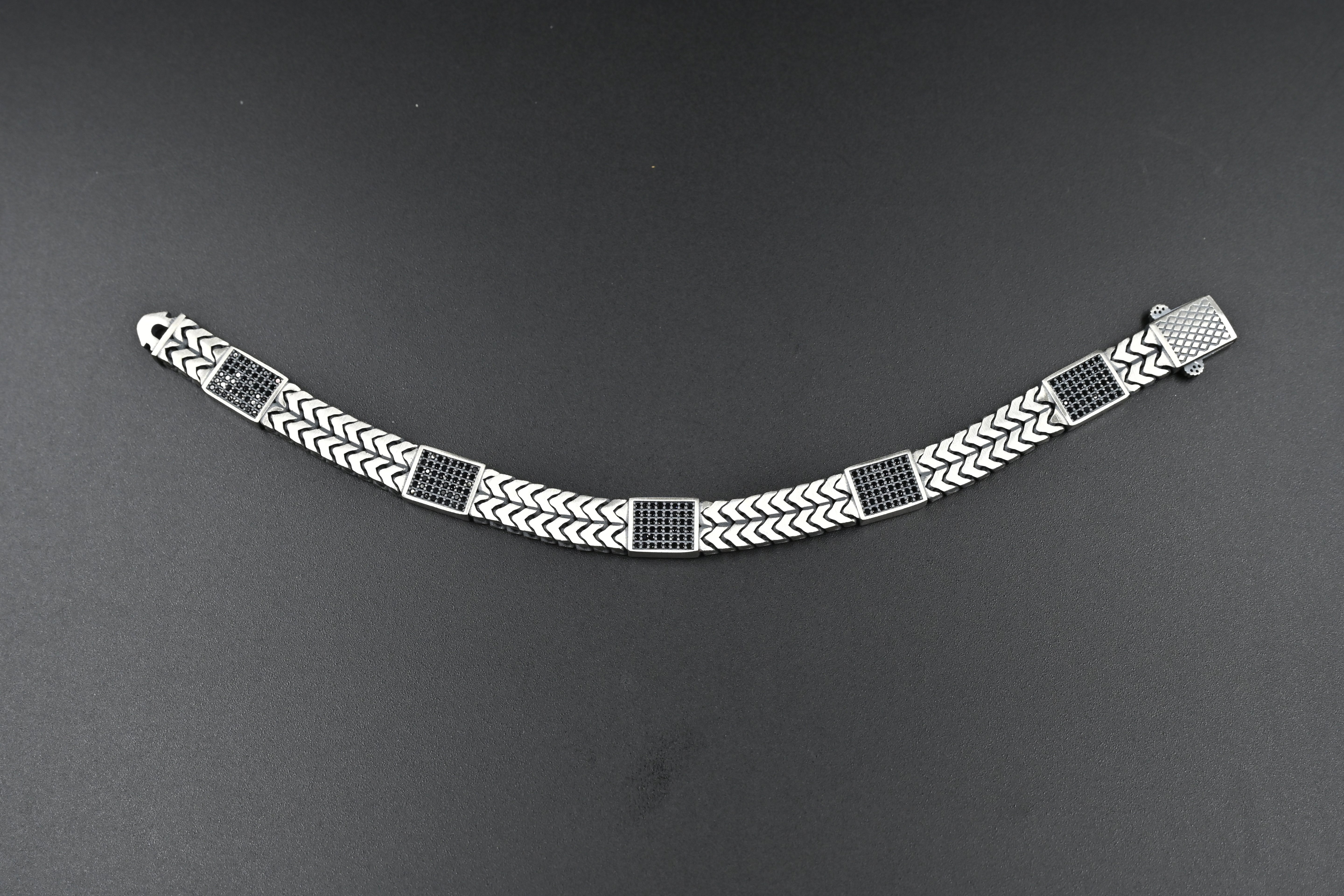 Midnight Chevron 925 silver bracelet
