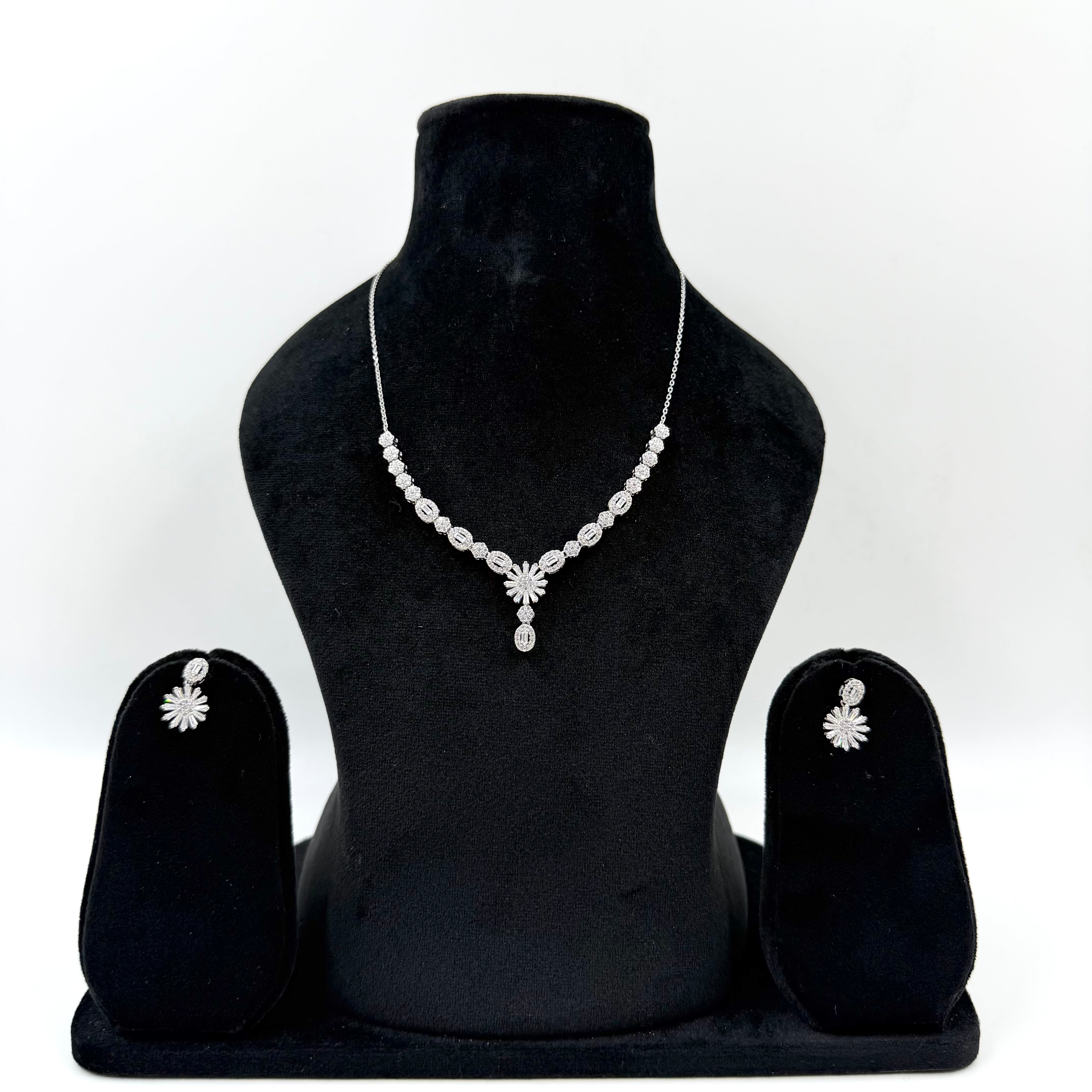 Moonbeam Radiance Necklace in 925 silver