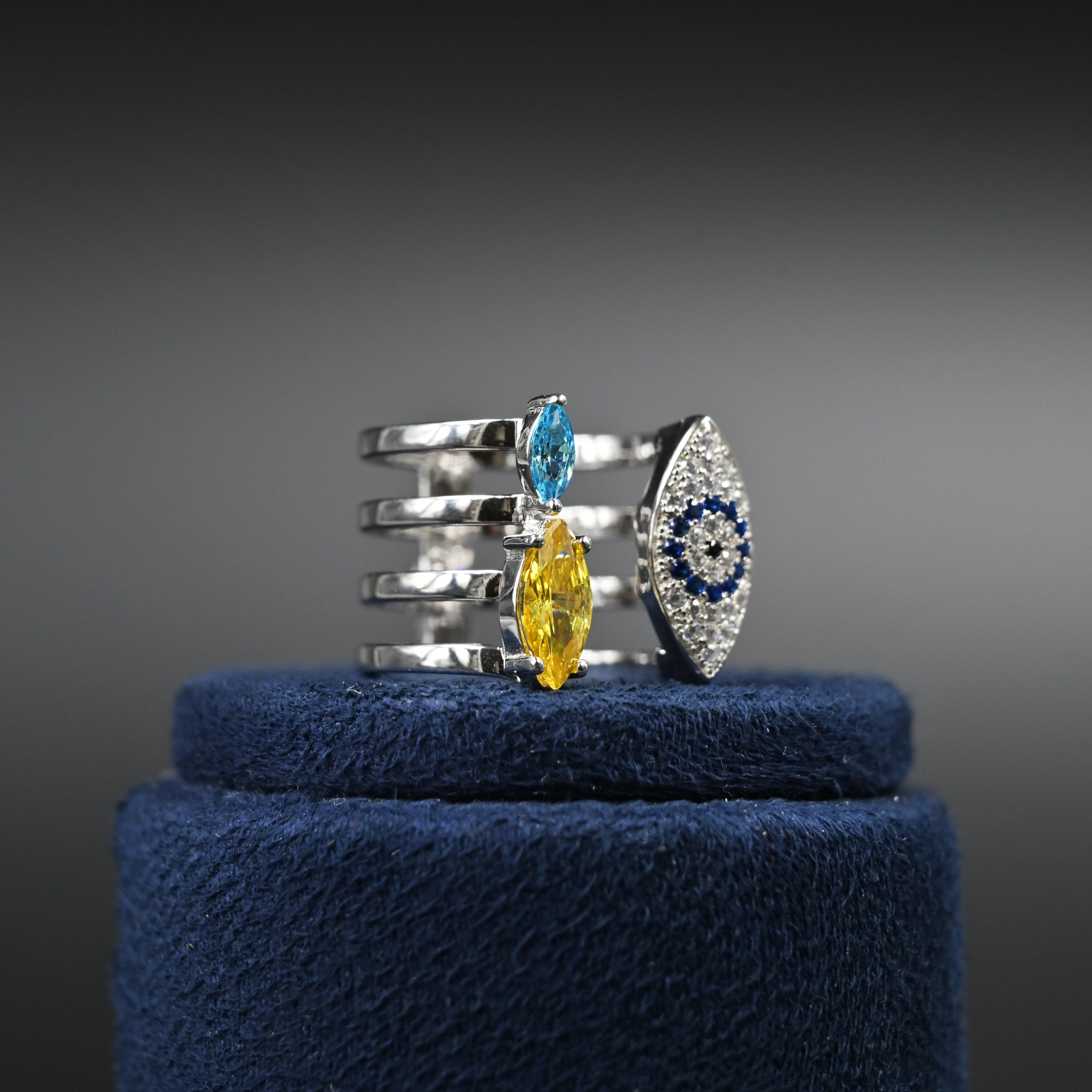 Multi-facet prism ring design