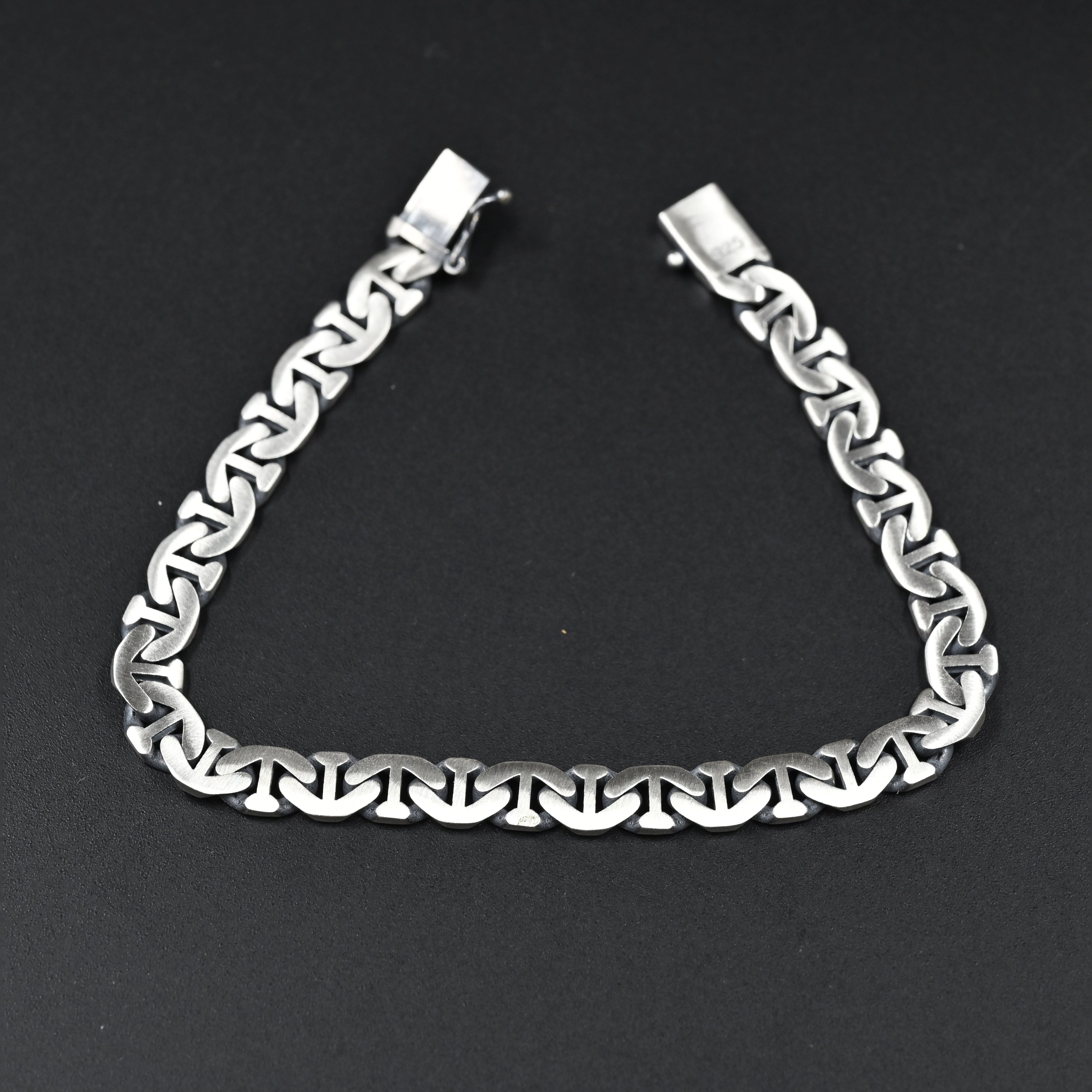 Nexus Bracelet crafted in 925 silver