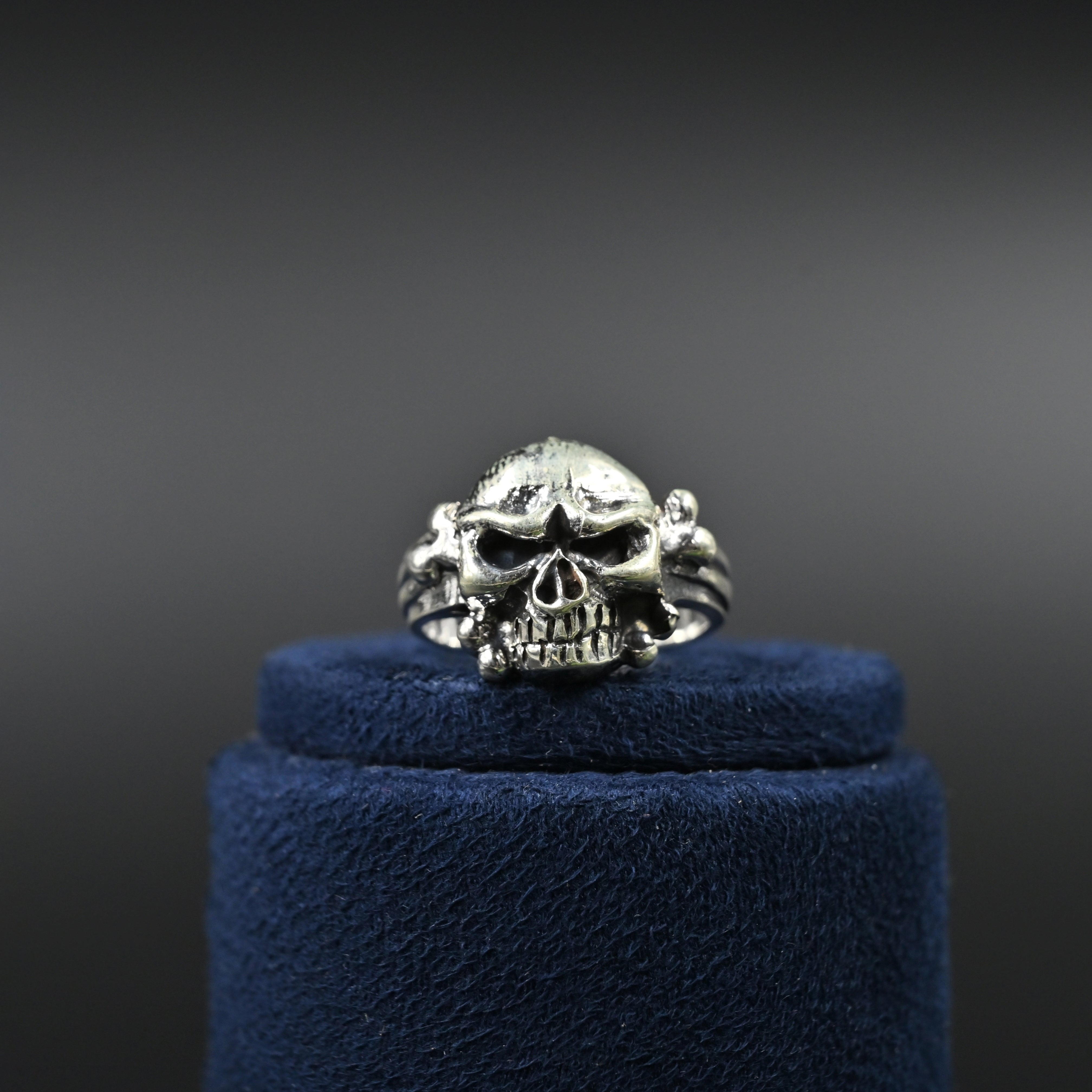Phantom Ring crafted in 925 silver