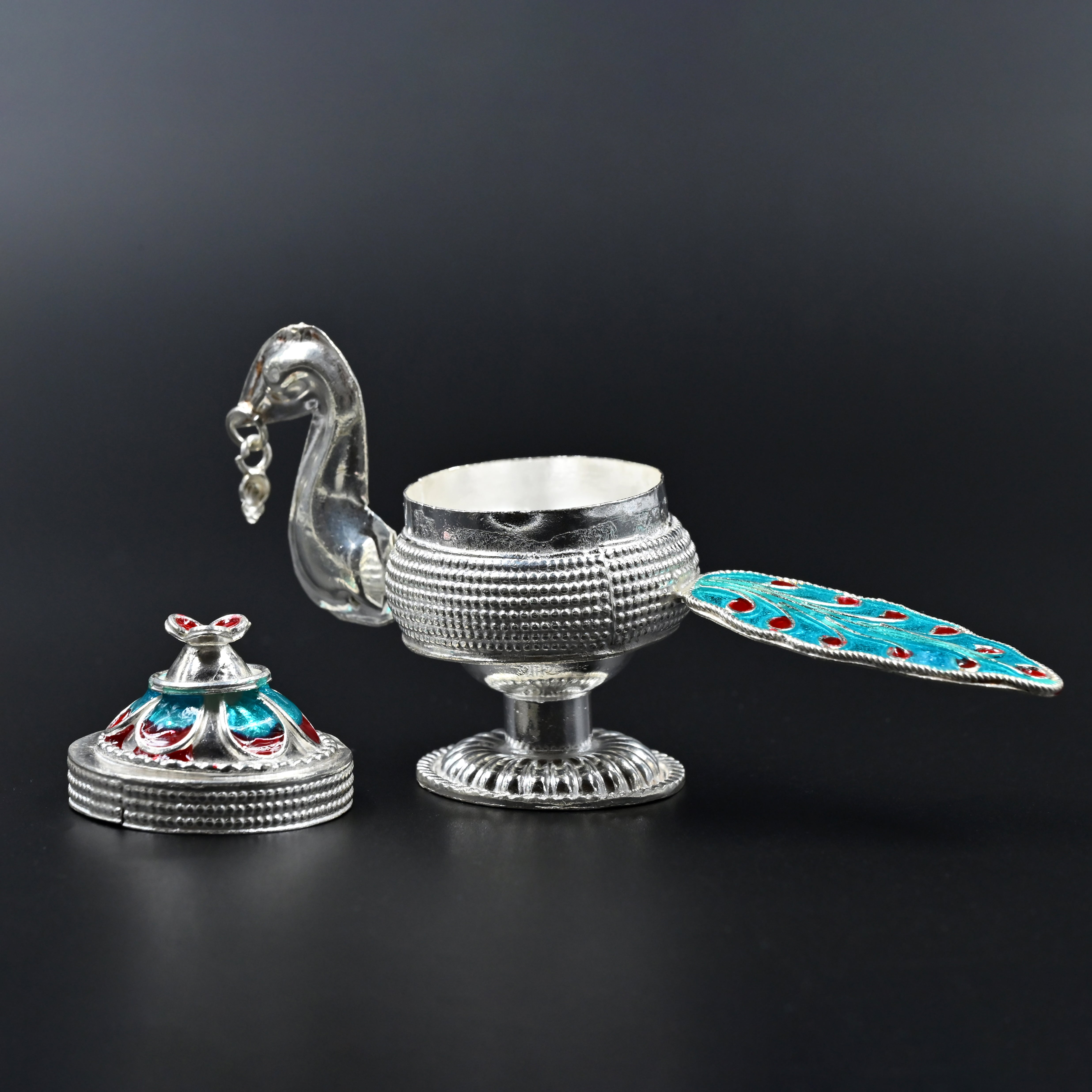 Regal peacock silver dibbi design