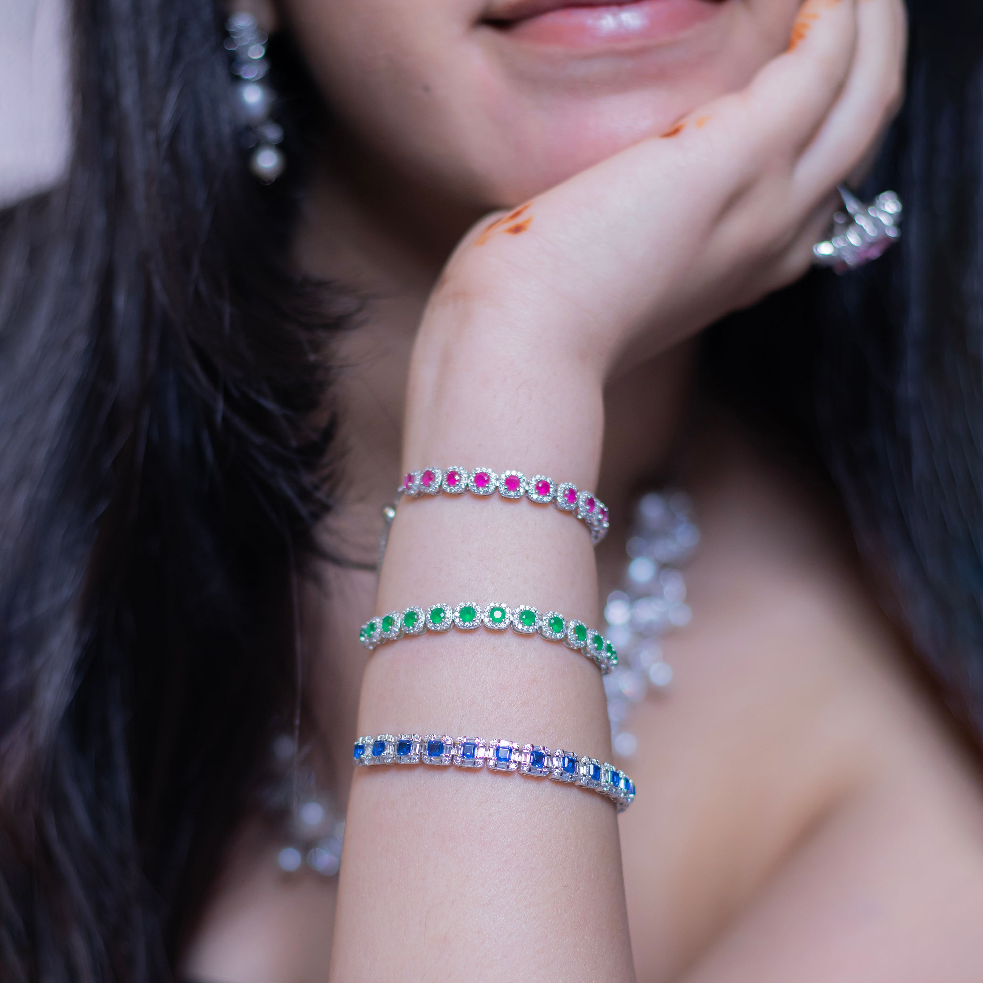 Sleek silver Aria bracelet design