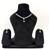 Small petal white necklace in 925 silver