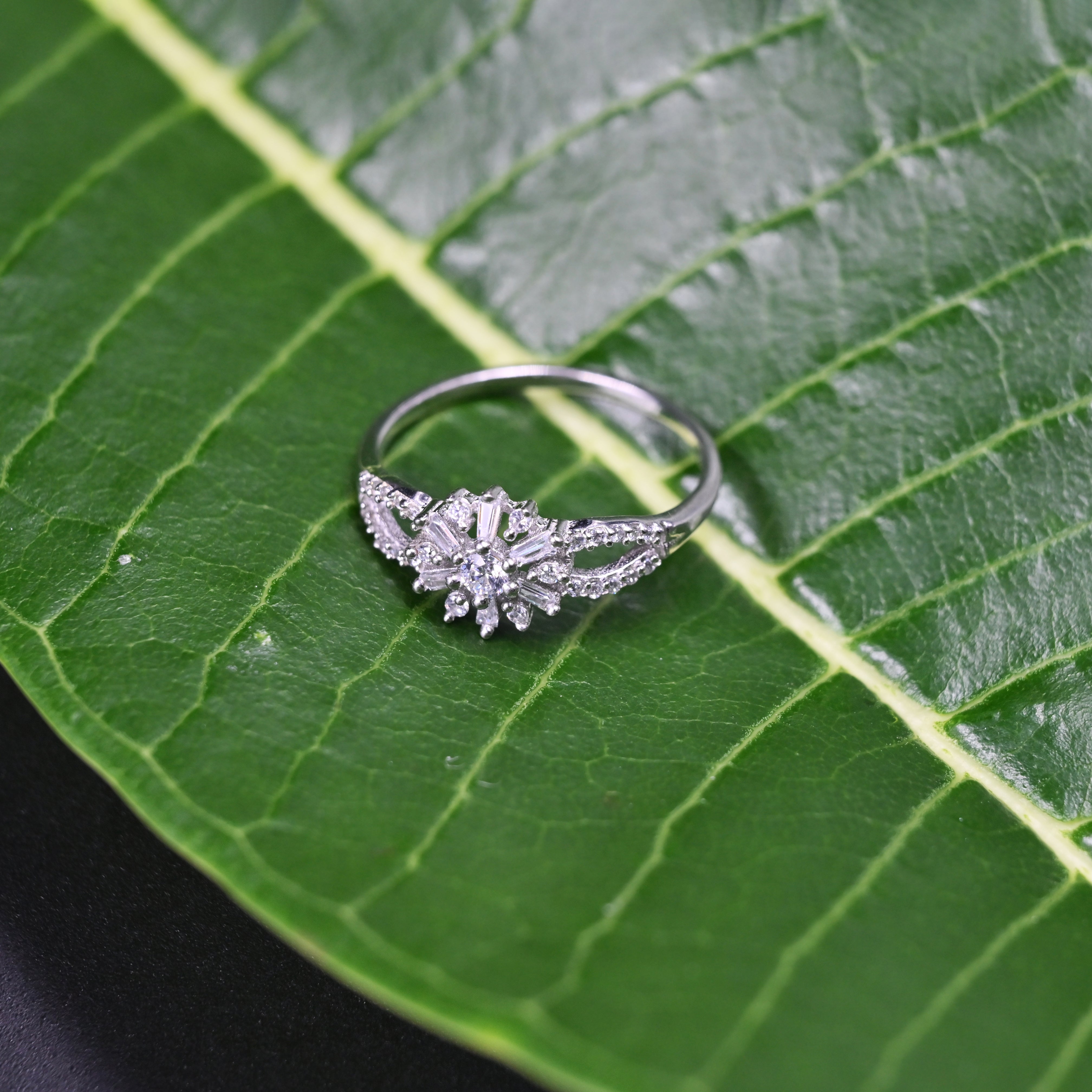 Snowfall crown ring in 925 silver