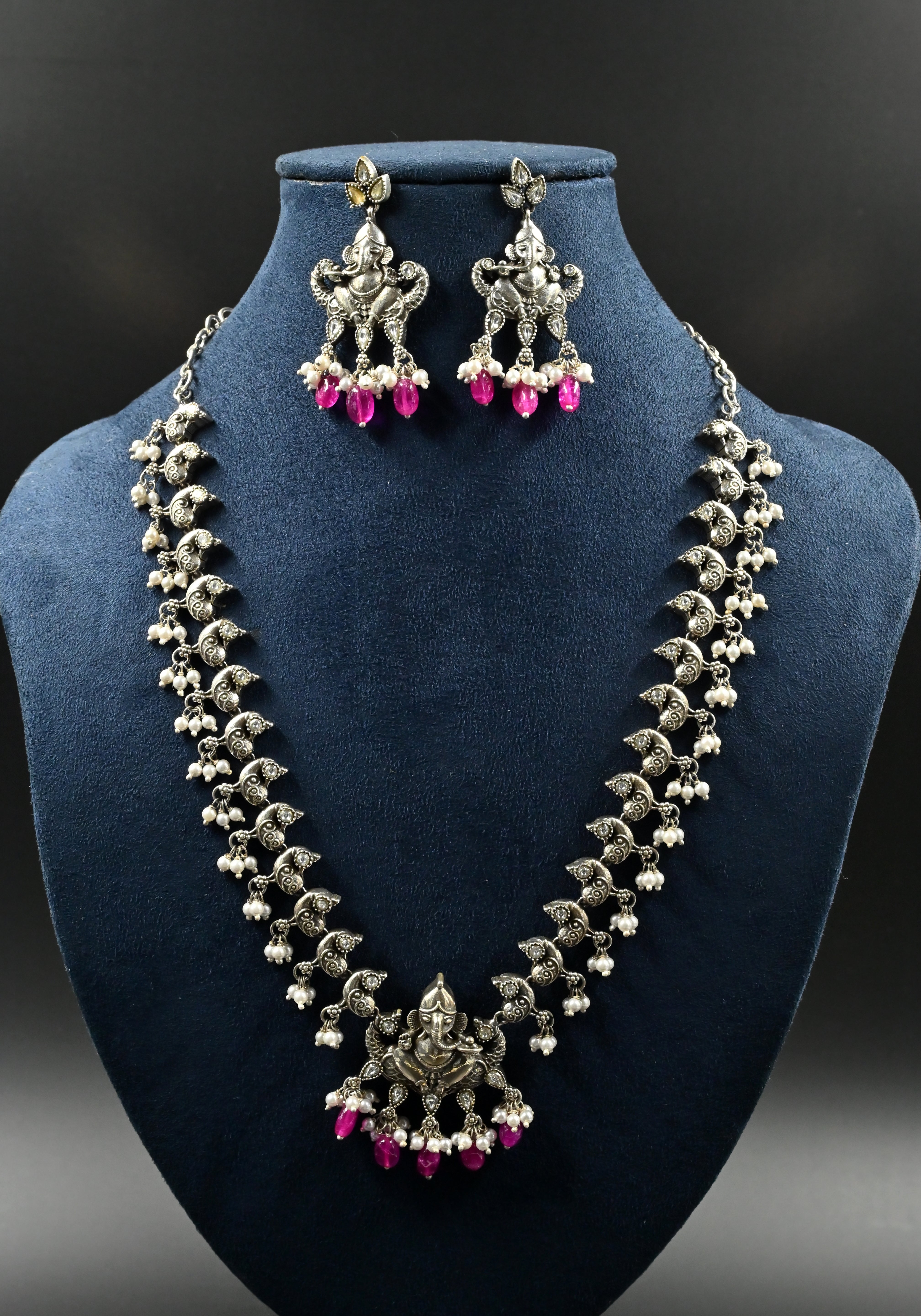 Vighnaharta necklace set in 925 silver