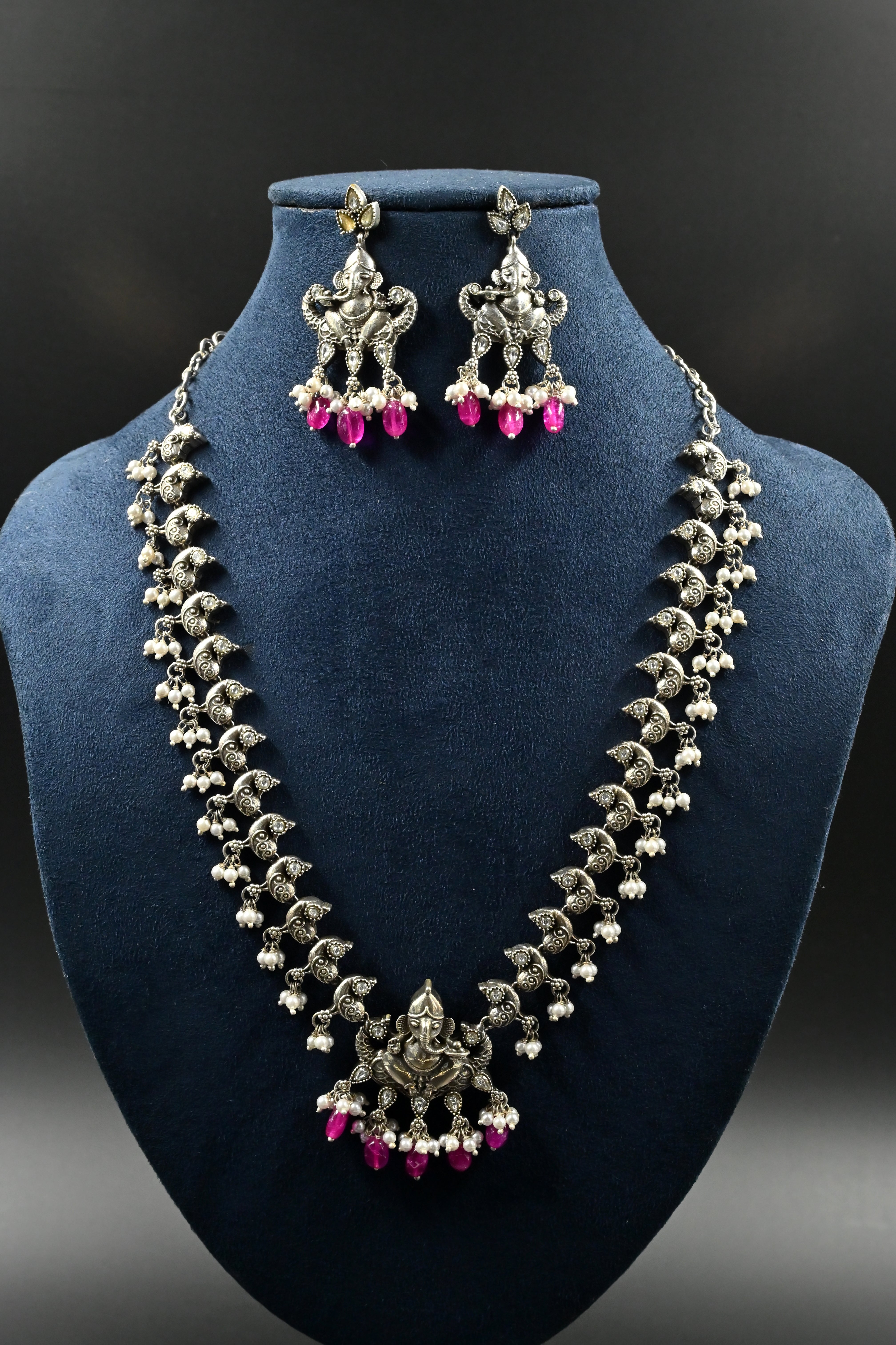 Vighnaharta necklace set in 925 silver