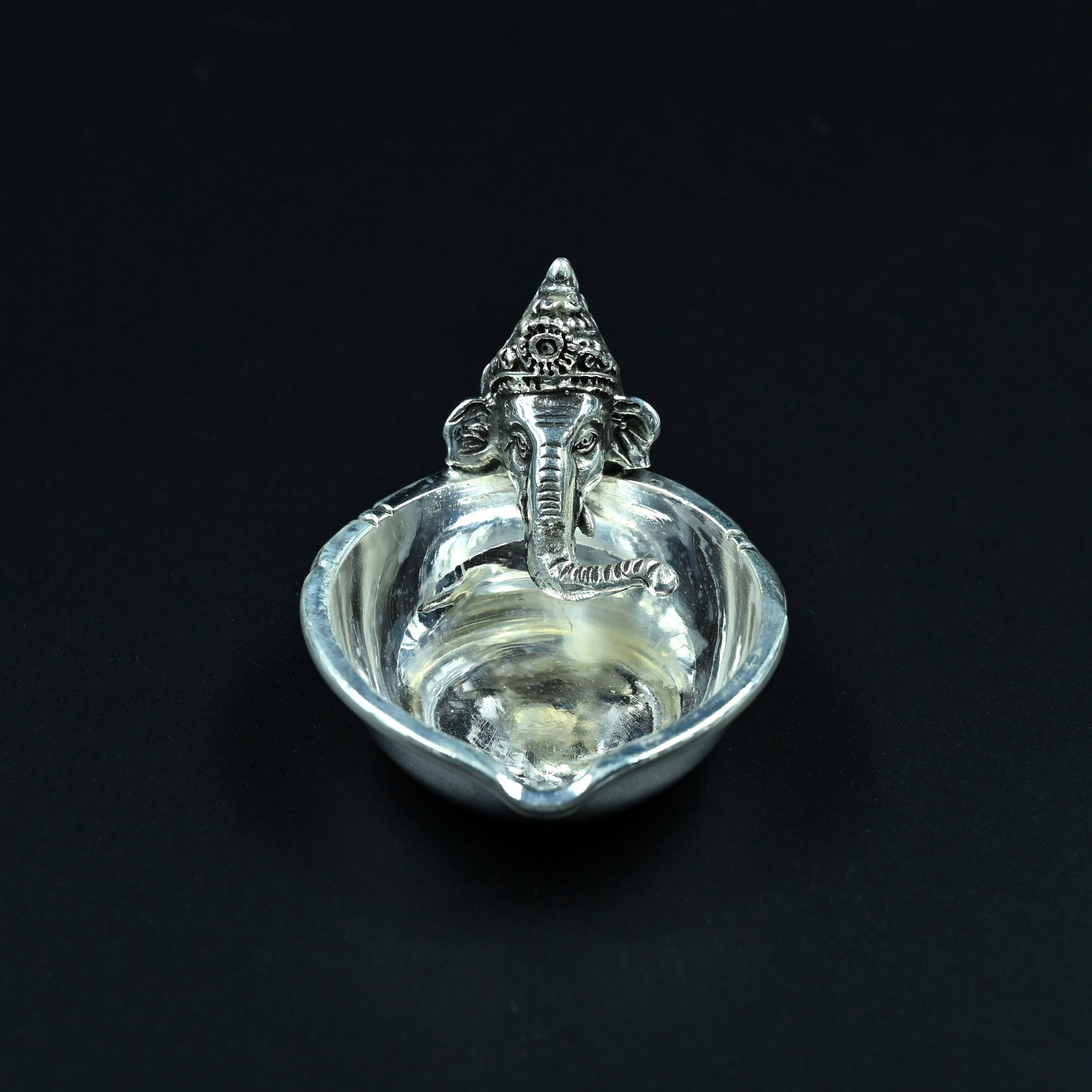 Vinayak silver diya for pooja