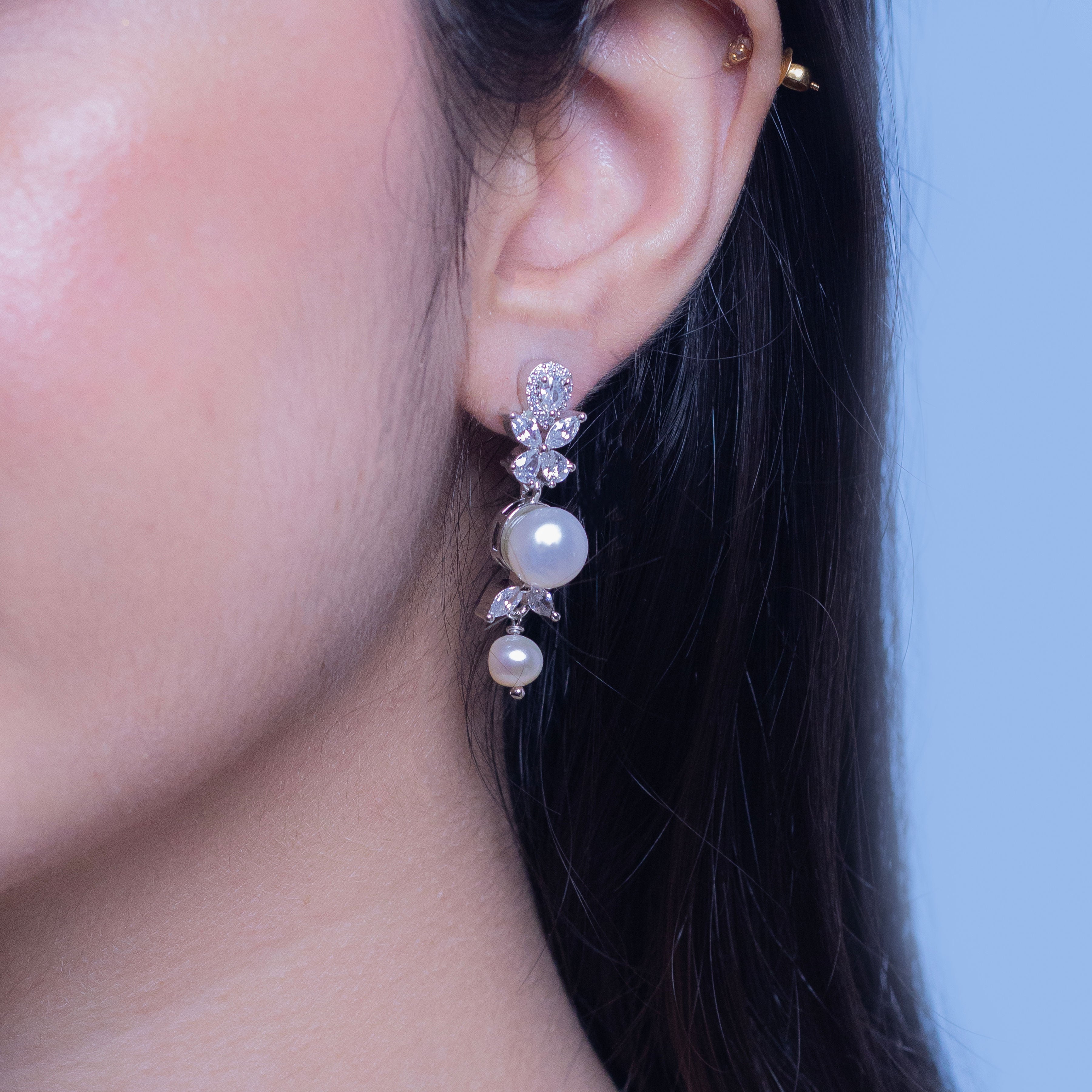 Wave-inspired silver Oceane set