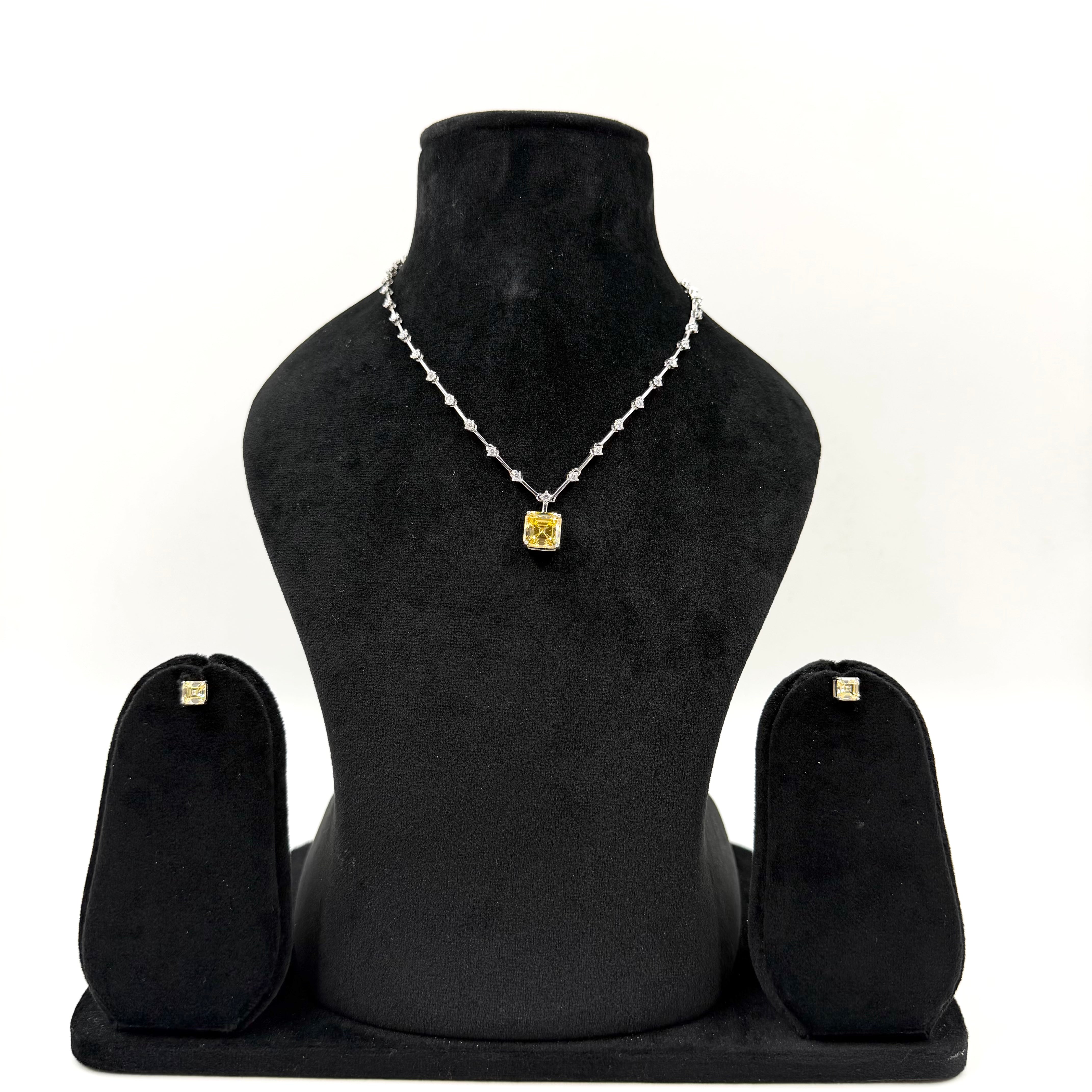 Yellow stone necklace in 925 silver